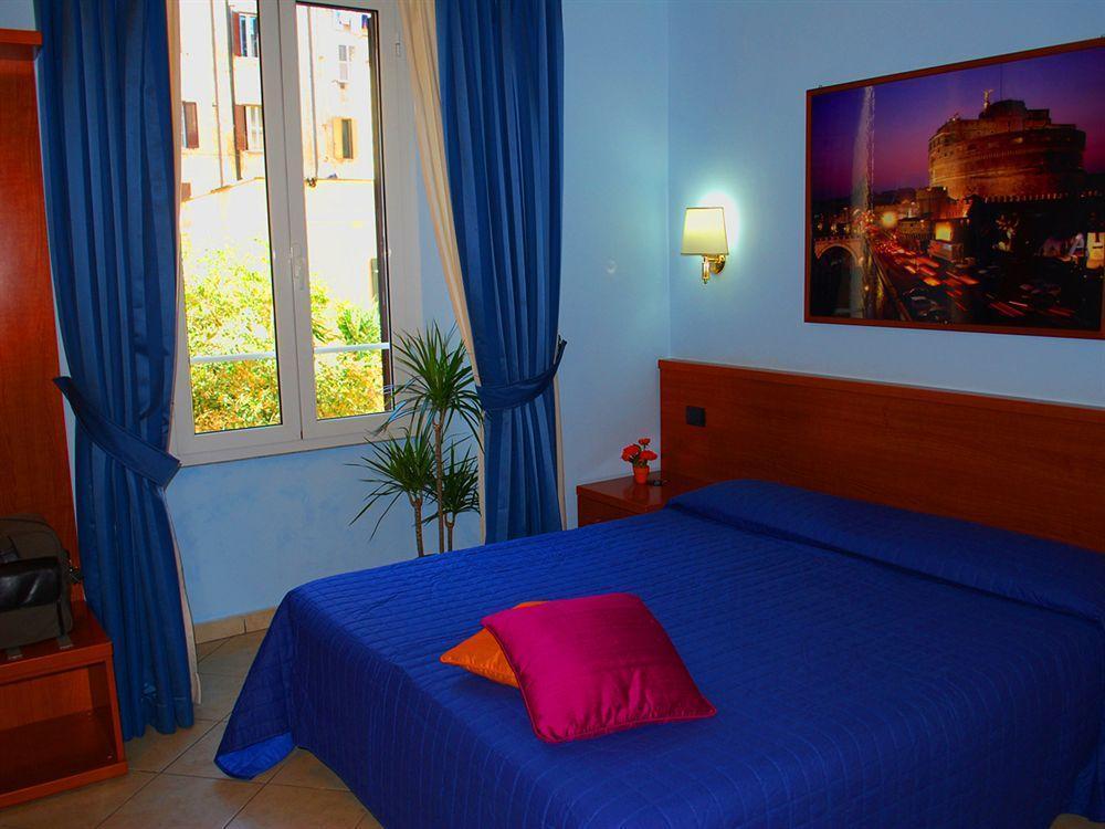 Ad Hoc Domus Colosseo Bed & Breakfast Rome Exterior photo