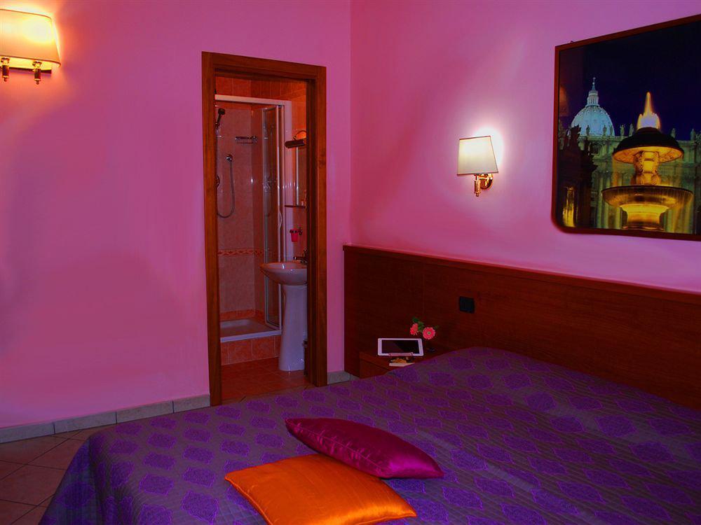 Ad Hoc Domus Colosseo Bed & Breakfast Rome Exterior photo