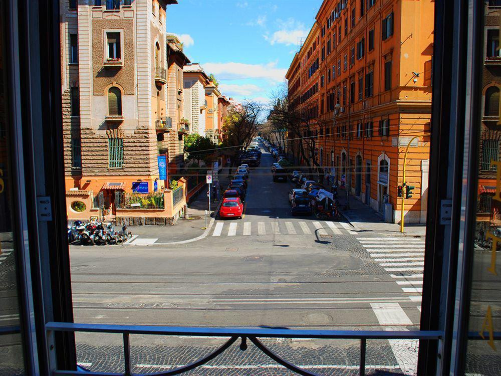 Ad Hoc Domus Colosseo Bed & Breakfast Rome Exterior photo